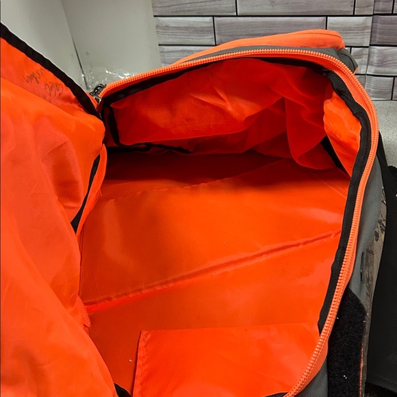 Easton Double Bat Bag/EquipmentCamouflage Black Backpack Orange Accents - Picture 6 of 12